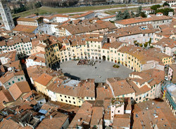 Lucca Piazza dell'Anfiteatro